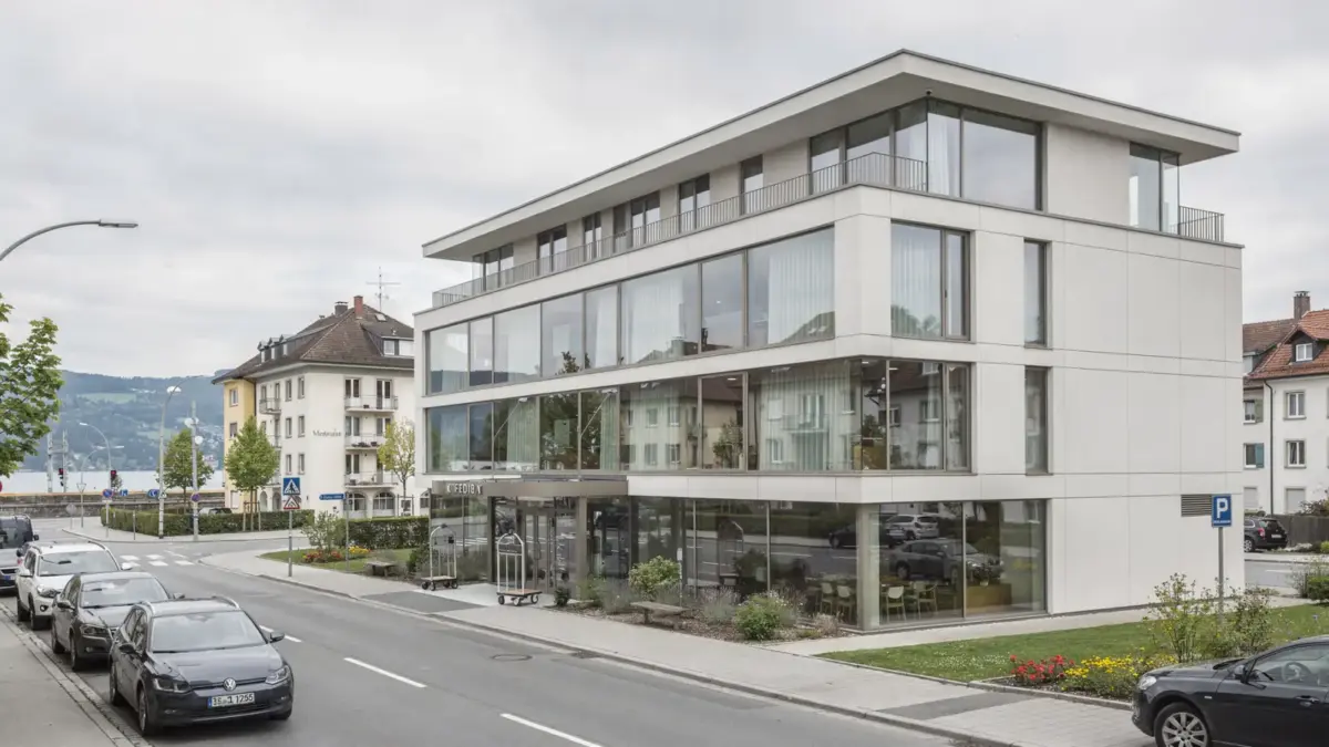 Modernes Hotel in Kreuzlingen als Motiv zum Thema Hotels in Kreuzlingen: Lage, Reiseanlass und Auswahl